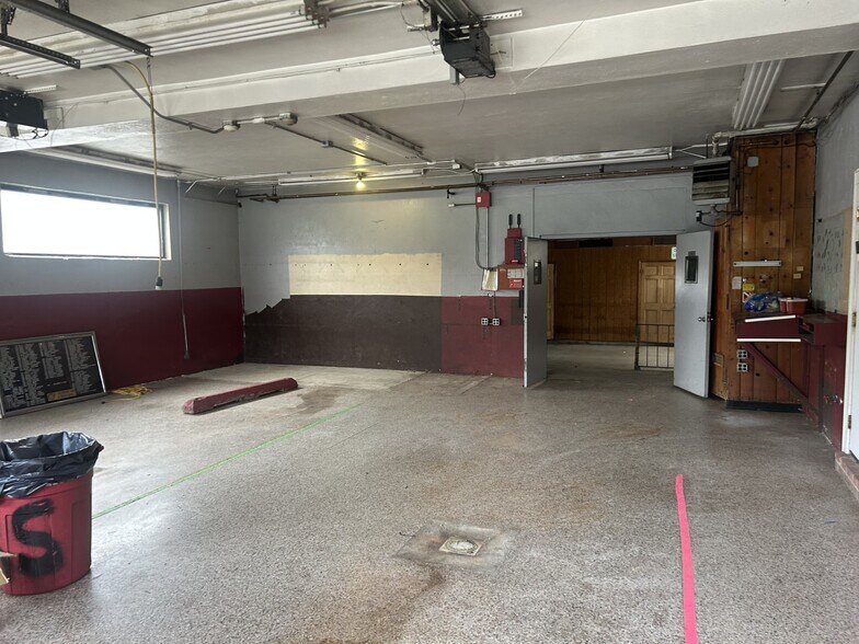 More Photos Of 21 Park Ave, Somerville Police Fire Station For Lease