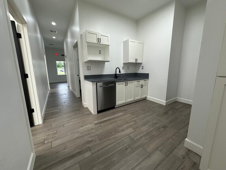 More Photos Of 15113 Traditions Lake Pky, Edmond Office For Lease