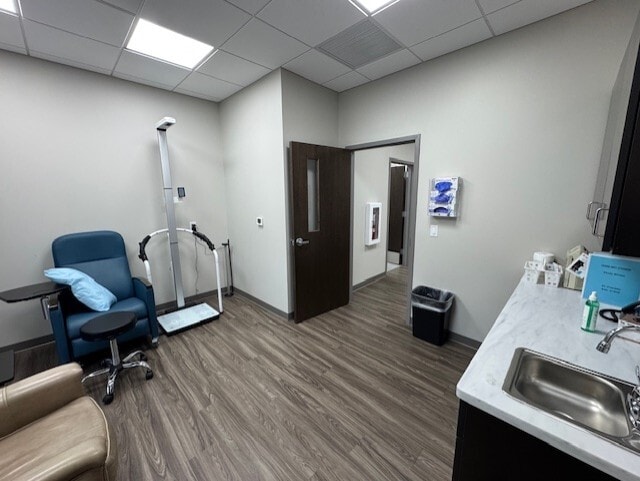 More Photos Of 2006 N Church St, Greensboro Medical For Lease