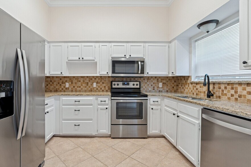 More Photos Of 1101 N Locust St, Denton Apartments For Sale