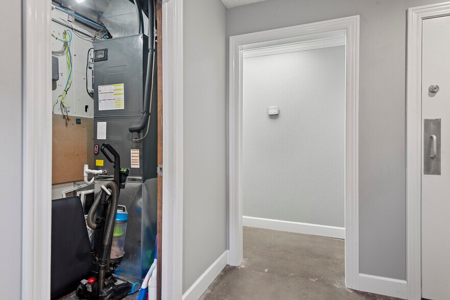 More Photos Of 2445 S 5th St, Springfield Office For Sale