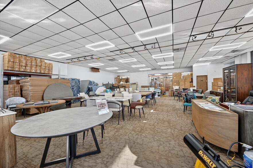 More Photos Of 330 Stage Rd, Monroe Auto Dealership For Lease