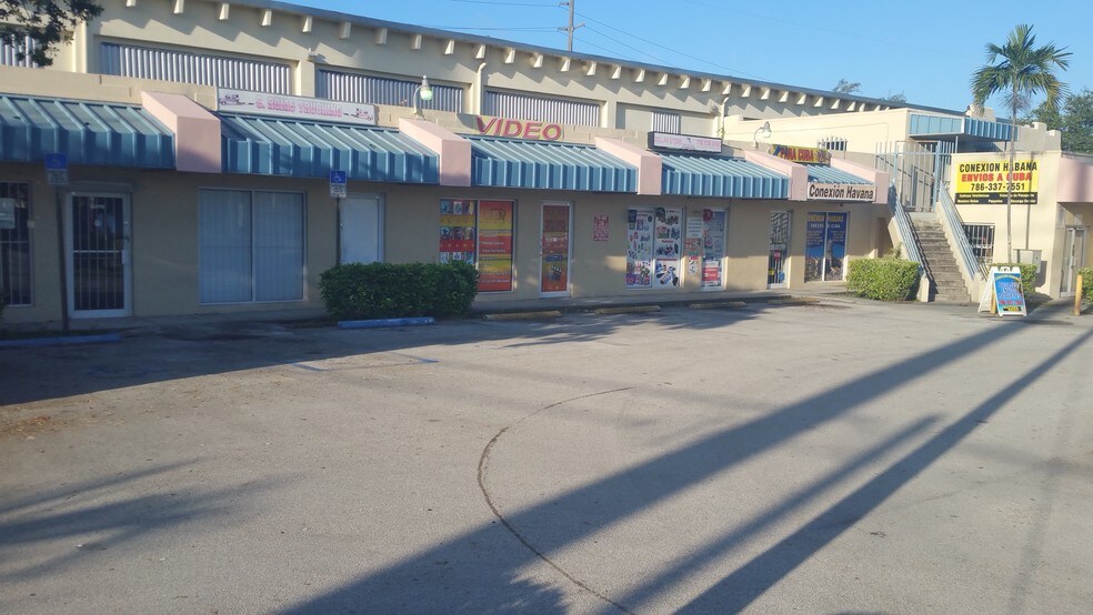 More Photos Of 330-332 W 9th St, Hialeah Storefront Retail Office For Lease