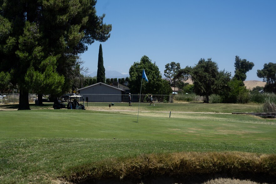More Photos Of 510 W Visalia Rd, Exeter Golf Course Driving Range For Sale