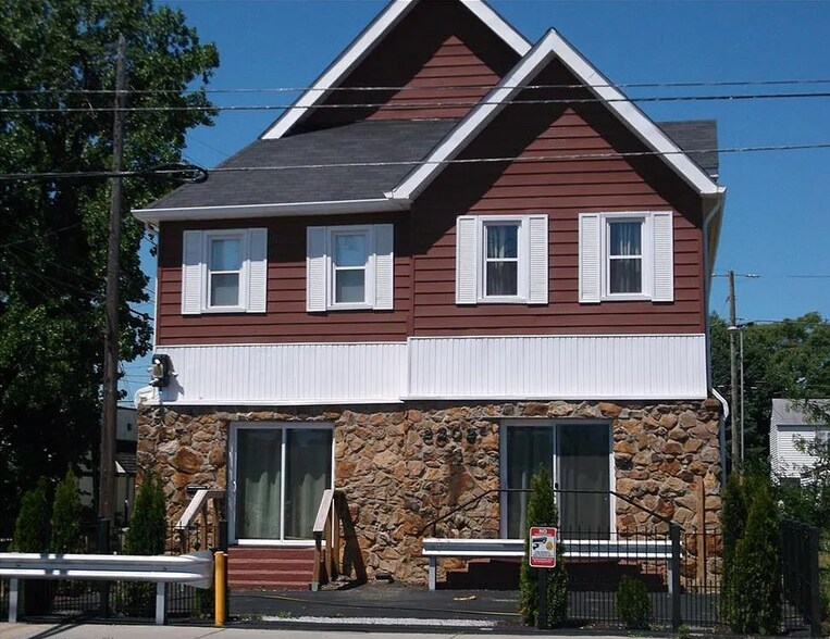 Primary Photo Of 2202 N Illinois St, Indianapolis Storefront Retail Office For Lease