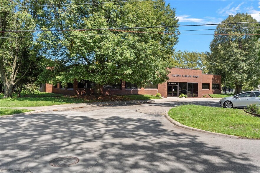 More Photos Of 40 Adloff Ln, Springfield Medical For Lease