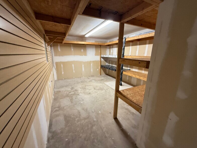 More Photos Of 850500 Us-17, Yulee Auto Repair For Lease