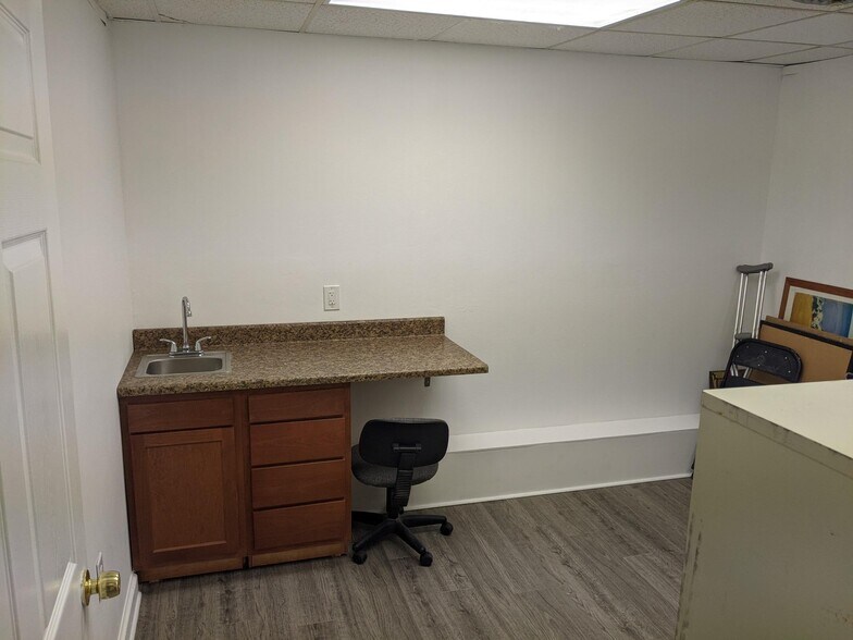 More Photos Of 1015 Santa Fe St, Corpus Christi Medical For Lease