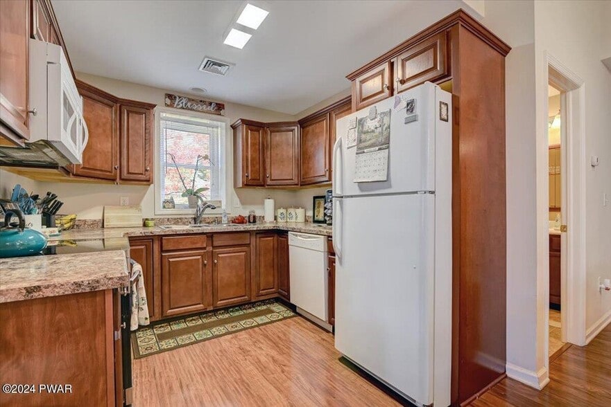 More Photos Of 186 Ledgedale Rd, Lake Ariel Apartments For Sale