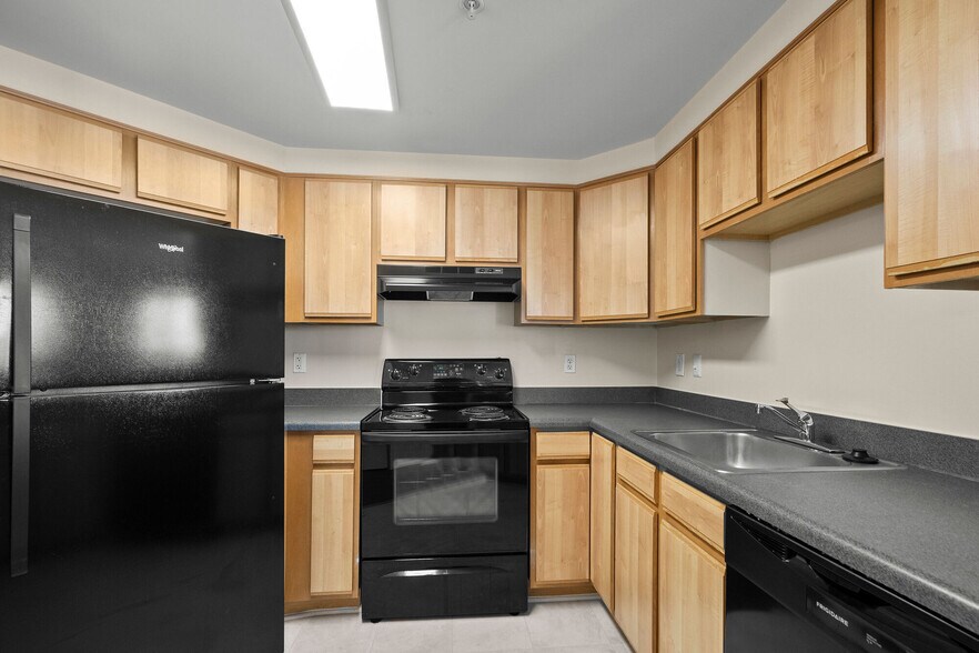 More Photos Of 1-49 N Howard St, Baltimore Unknown For Lease