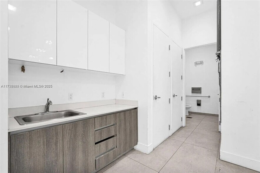 More Photos Of 301 Altara Ave, Coral Gables Apartments For Sale