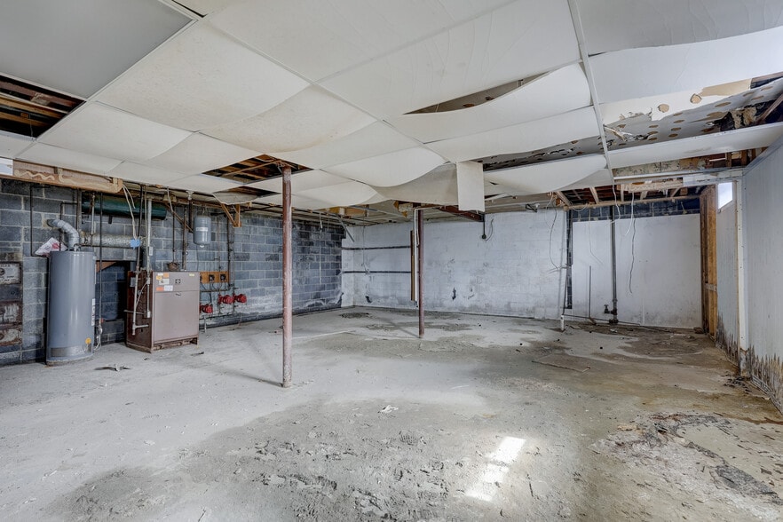 More Photos Of 23919 John R Rd, Hazel Park Freestanding For Sale
