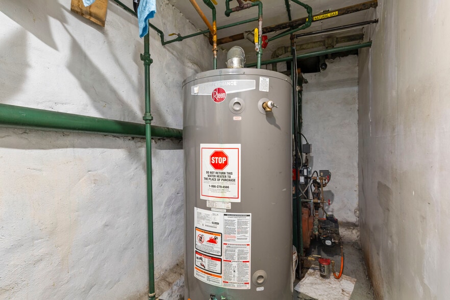 More Photos Of 4304 34th Ave, Astoria Freestanding For Sale