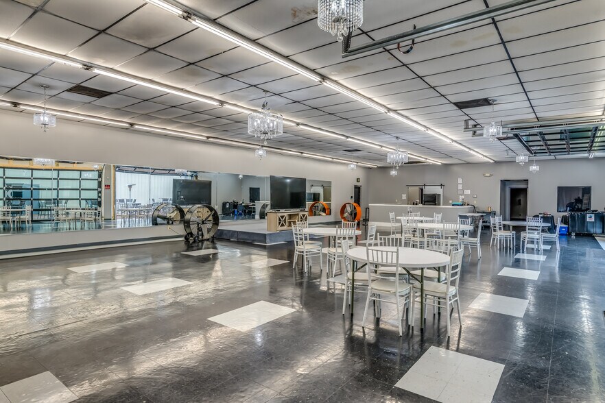 More Photos Of 3571/3585 McGehee Rd, Montgomery Restaurant For Sale