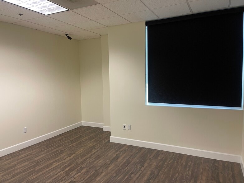 More Photos Of 1610 S Grove Ave, Ontario Warehouse For Lease