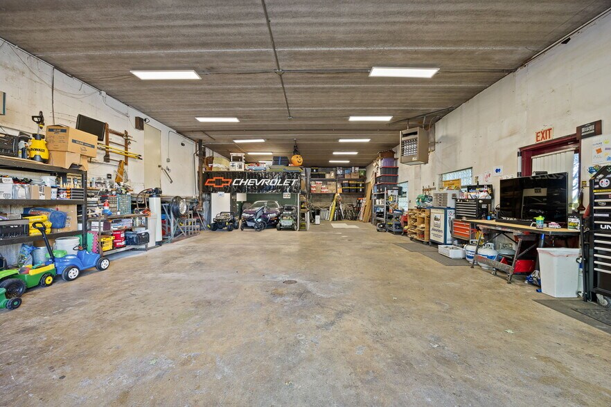 More Photos Of 12820 Main St, Lemont Showroom For Sale