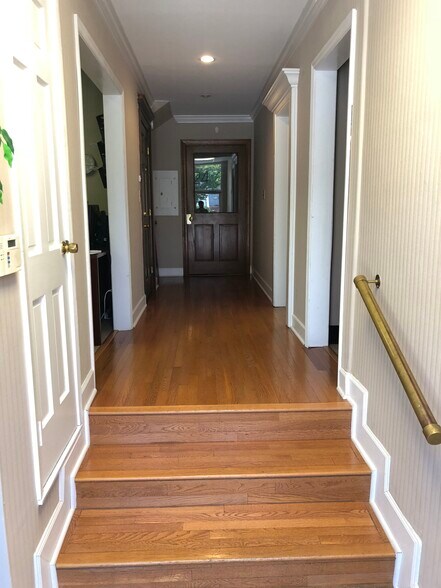 More Photos Of 1224 Pickens St, Columbia Office Residential For Lease