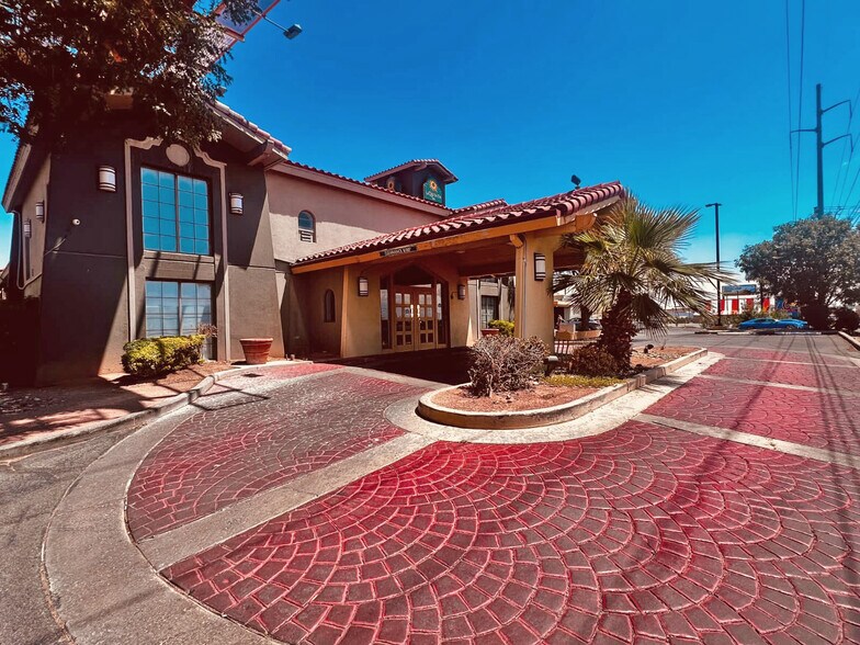 More Photos Of 11033 W Gateway Blvd, El Paso Hotel For Sale