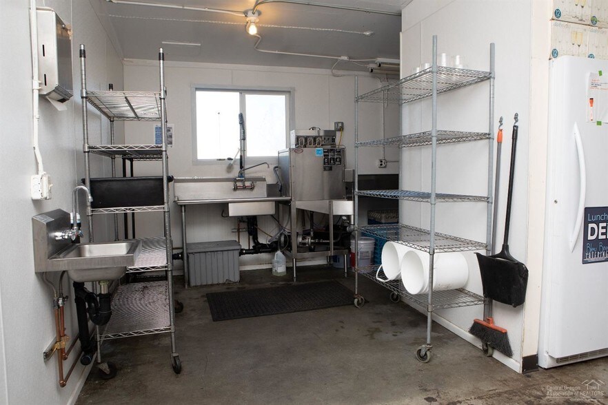 More Photos Of 63060 Nels Anderson Rd, Bend Restaurant For Lease