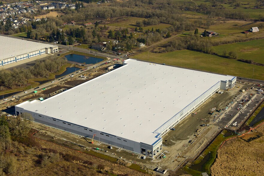 More Photos Of 5500 NE 162nd Ave, Vancouver Distribution For Lease