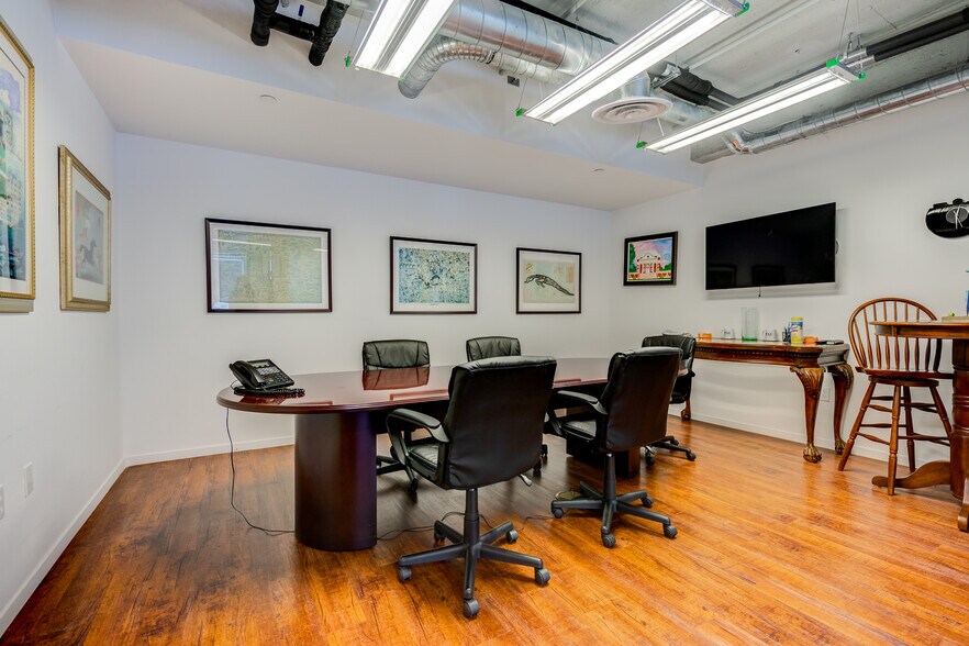 More Photos Of 14 NE 1st Ave, Miami Office For Sale