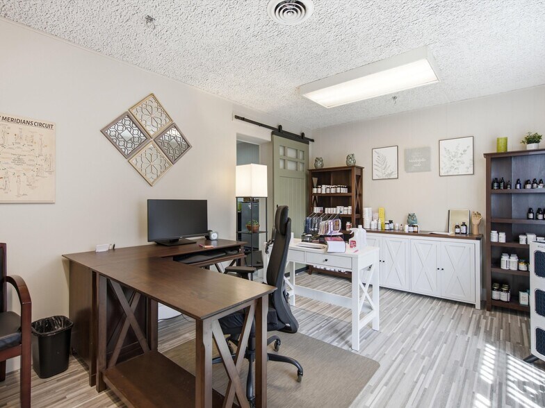 More Photos Of 35000-35008 Division Rd, Richmond Medical For Sale