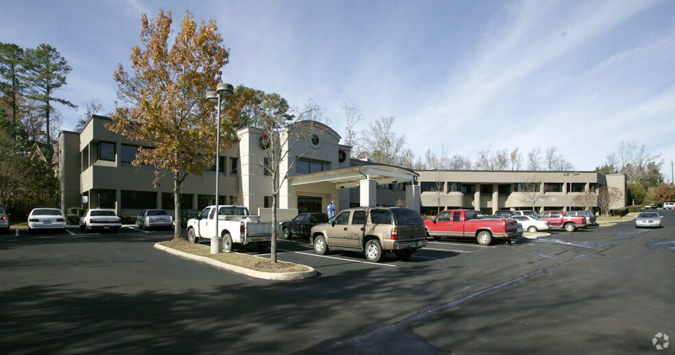 More Photos Of 200 Montgomery Hwy, Birmingham Office For Sale