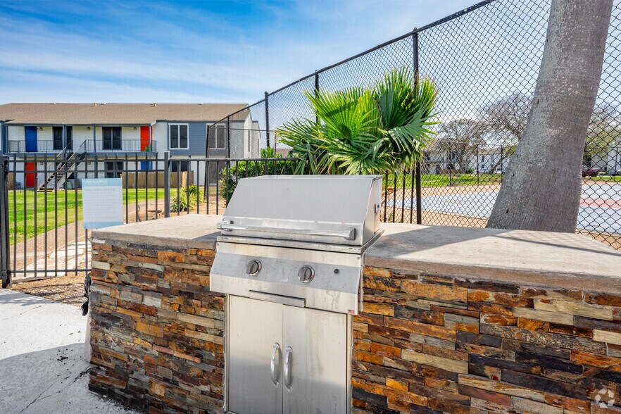 More Photos Of 6602 Everhart Rd, Corpus Christi Apartments For Sale