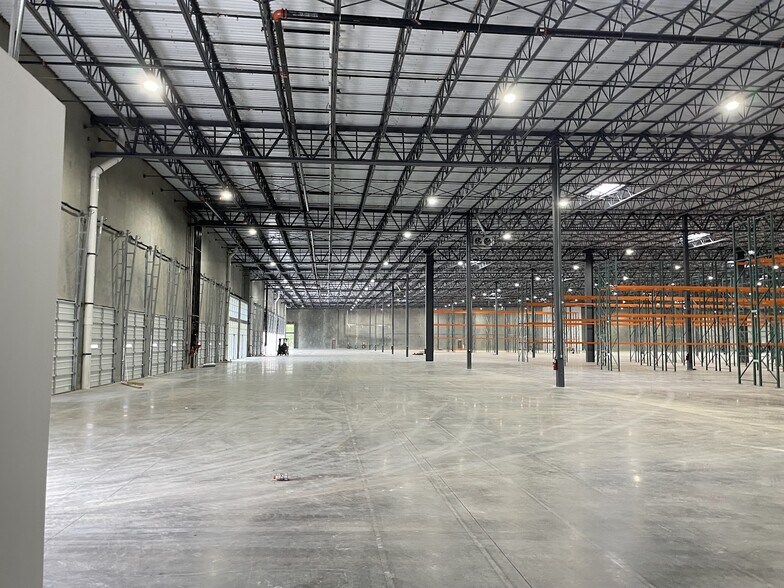 More Photos Of 601 Tittle Rd, Lewisville Warehouse For Lease