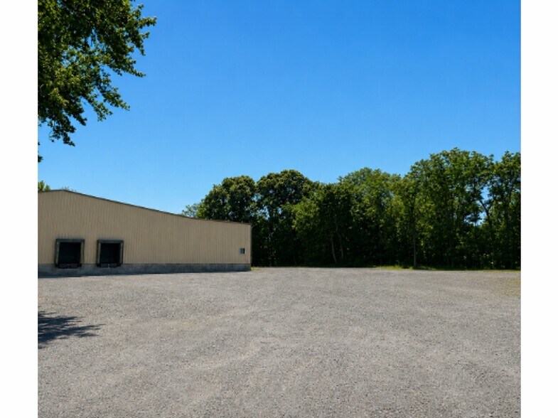 More Photos Of 1400 Rt-35, Middletown Showroom For Sale