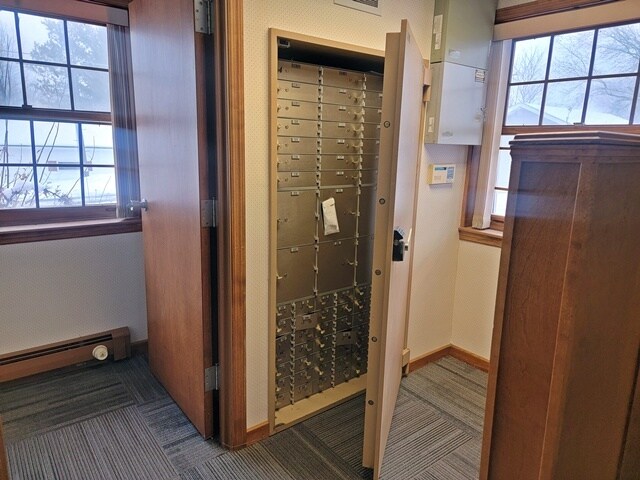 More Photos Of 204 S Main St, Loyal Bank For Sale