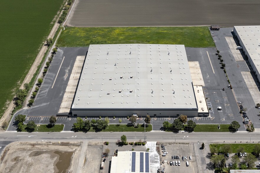 More Photos Of 660 N Pioneer Ave, Woodland Industrial For Sale