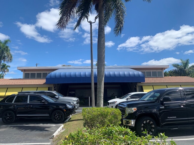 More Photos Of 100 NE 15th St, Homestead Office For Lease