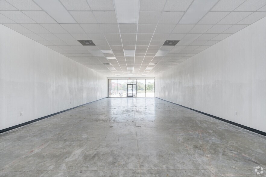 More Photos Of 10807 Huffmeister Rd, Houston Storefront Retail Office For Lease