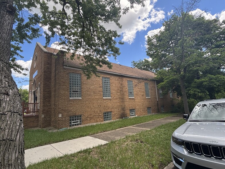 More Photos Of 10510 Sterritt St, Detroit Religious Facility For Sale