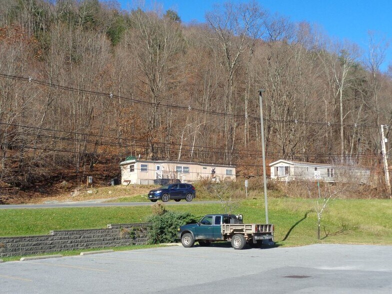 More Photos Of 49 Blueberry Hl, Pownal Manufactured Housing Mobile Home Park For Sale