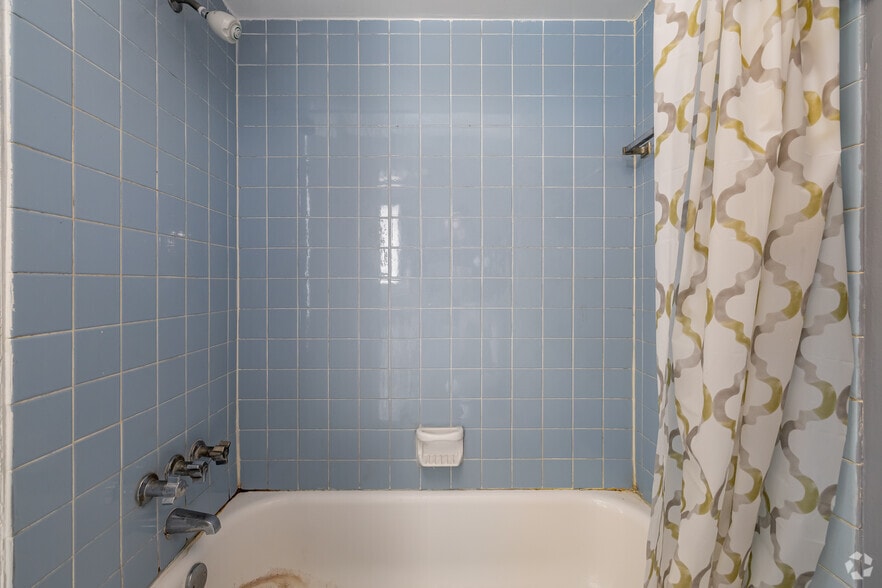 More Photos Of 19320 Greenfield Rd, Detroit Apartments For Sale