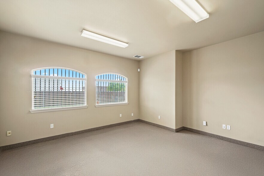 More Photos Of 131 E Kern Ave, Tulare Medical For Lease