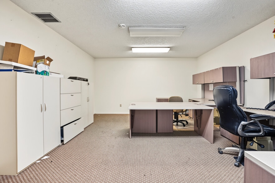 More Photos Of 12625 40th St N, Clearwater Warehouse For Sale