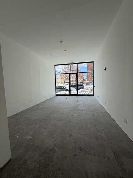 More Photos Of 364 Summit Ave, Jersey City Storefront For Lease