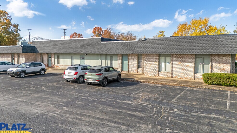 More Photos Of 5208 Mahoning Ave, Austintown Office For Lease