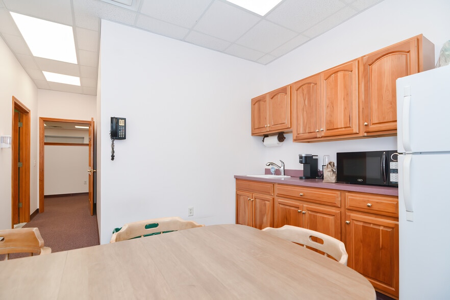 More Photos Of 19 Exchange St, Holliston Office For Lease