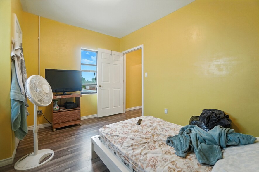 More Photos Of 603 S Broadway St, Dayton Warehouse For Sale