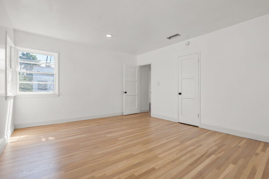 More Photos Of 4409 Victoria Park Dr, Los Angeles Apartments For Sale