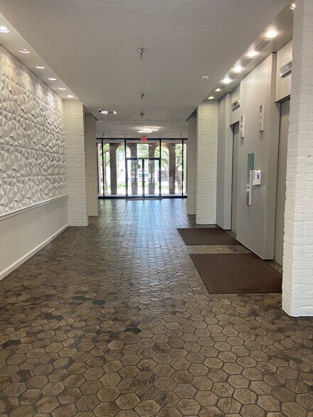 More Photos Of 2990 Richmond Ave, Houston Office For Lease