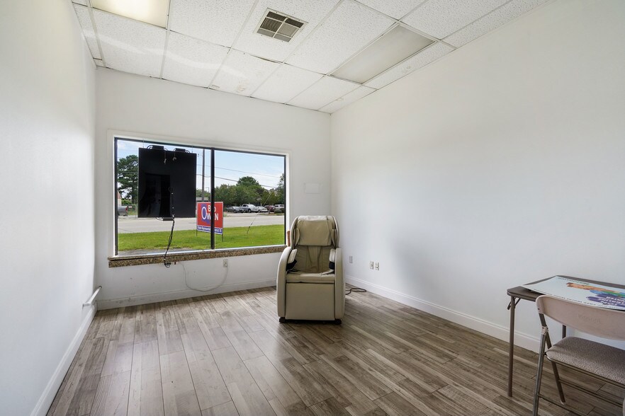 More Photos Of 101-181 Commercial Sq, Slidell Storefront Retail Office For Lease