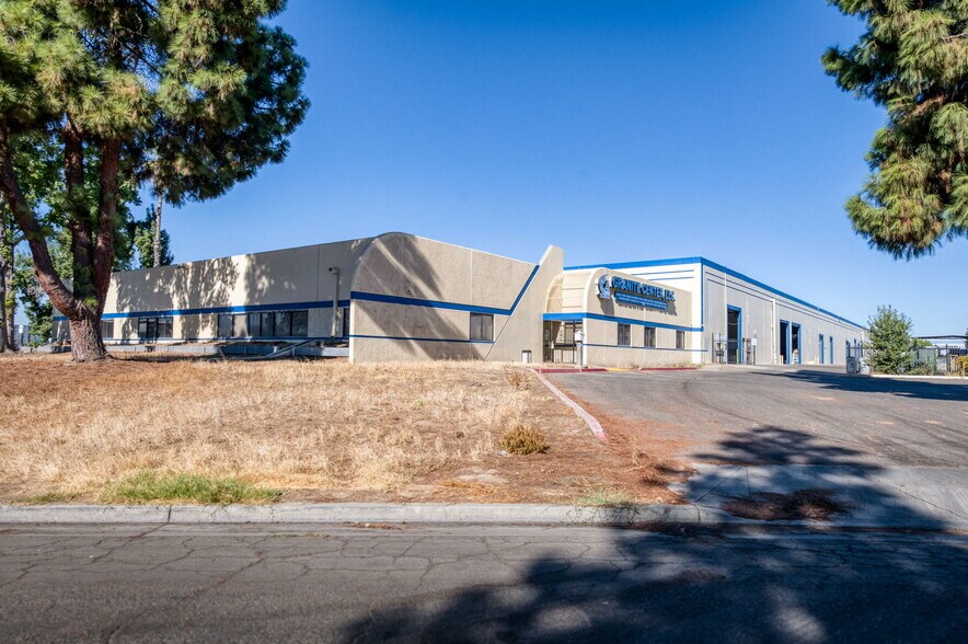 More Photos Of 5333 N Cornelia Ave, Fresno Warehouse For Sale