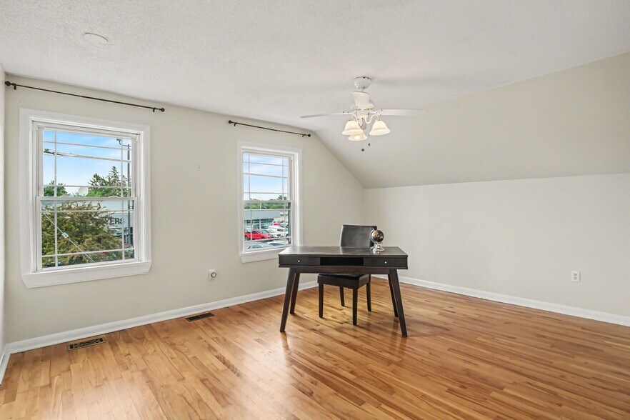More Photos Of 616 Rideau St, Kemptville Office For Sale