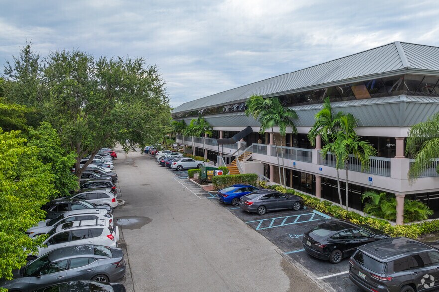 More Photos Of 21301 Powerline Rd, Boca Raton Medical For Sale