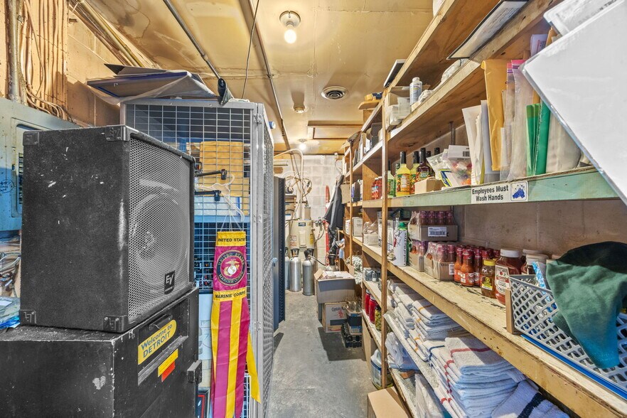 More Photos Of 8773 Goldenrod Ave, Bitely Restaurant For Sale